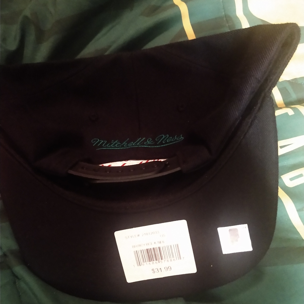 Hat - Picture 3 of 5